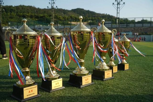 东契奇37+7+9关键防守漏人 独行侠负爵士4连败