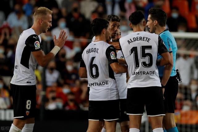 周琦20+20皮特森空砍60+12+7 广东险胜吉林